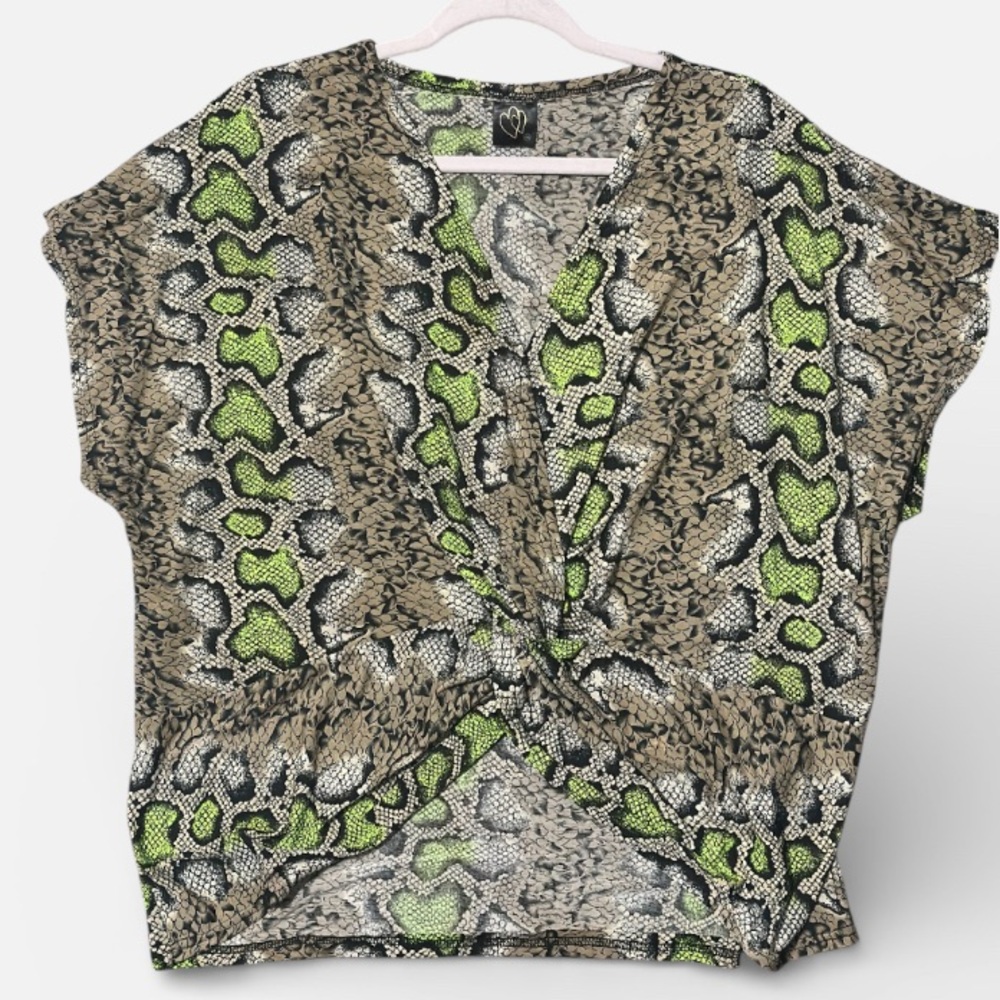 🐣Two Hearts Women’s Green and Brown Snakeskin Blouse